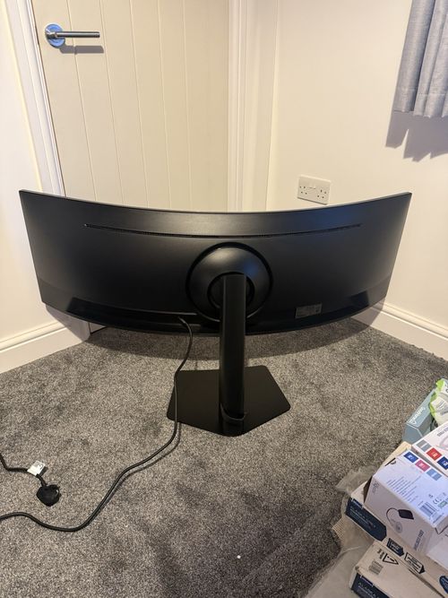 Samsung Odyssey G9 — image 2