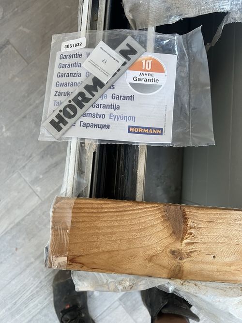 Hörmann LPU 42 S-Kassette Garage Door 2438x2125 Anthracite Grey — image 3