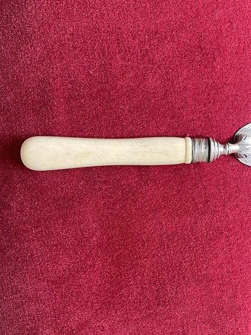 Victorian Serving Slice. Silver Plated Composition Handle. — image 3