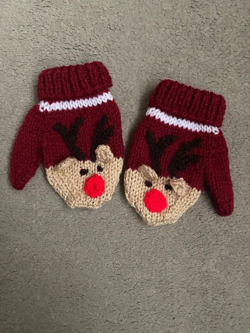 Hand knitted reindeer mittens to fit 12/18 months baby — image 1