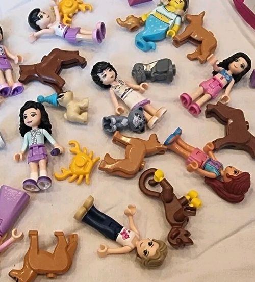 Genuine Lego Friends Girls Bundle 1kg-1000 Mixed Bricks Parts Pieces+2 Figures — image 15