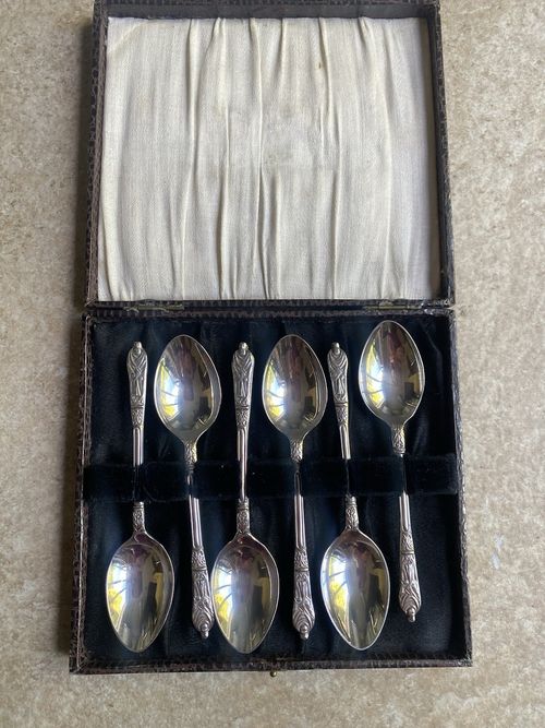Set of 6 Vintage Silver Plated Apostle Tea Spoons In Original Case — image 1