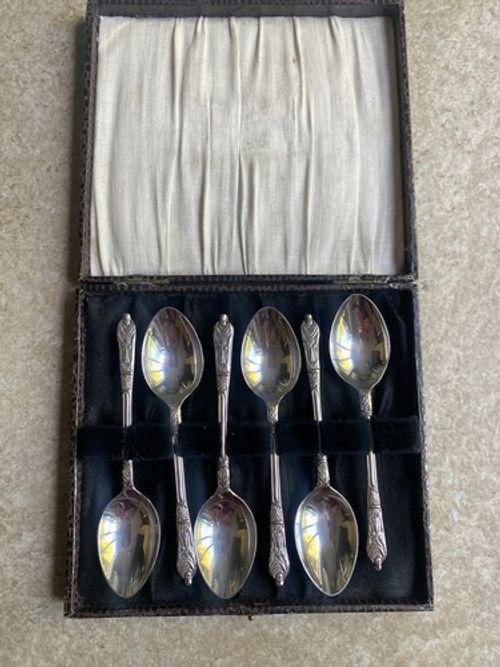Set of 6 Vintage Silver Plated Apostle Tea Spoons In Original Case