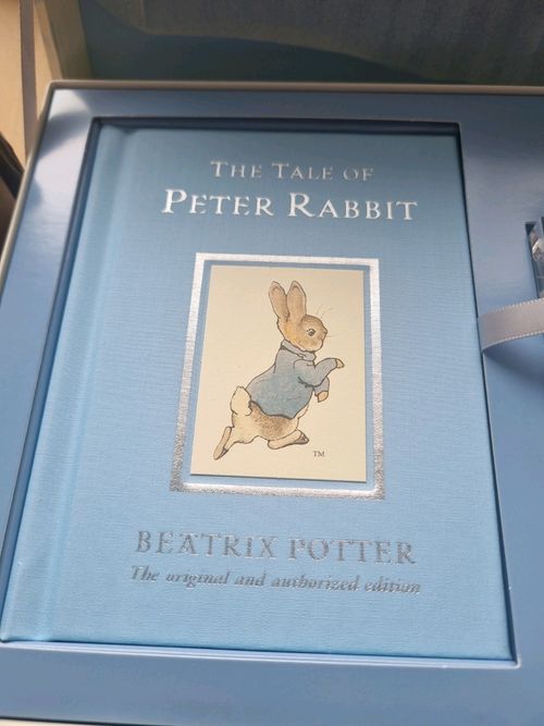 The Tale of Peter Rabbit Limited Edition 50p Silver Proof Coin and Book Gift Box — image 4