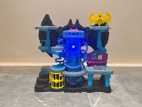 Imaginext DC Super Friends Bat-Tech Batcave Playset with Lights & Sounds — image 2