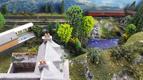 35 Piece tree Set 00, 1:76 Gauge Model Railway Trees Assortment for Train set.  — image 3
