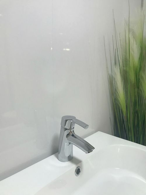 10 Gloss White Bathroom Panels PVC Ceiling Cladding Shower Wall Kitchen DBS — image 12