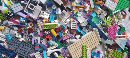 Genuine Lego Friends Girls Bundle 1kg-1000 Mixed Bricks Parts Pieces+2 Figures — image 9