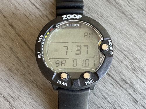 SUUNTO Zoop Dive Computer Black (New Battery) Very Nice! — image 1