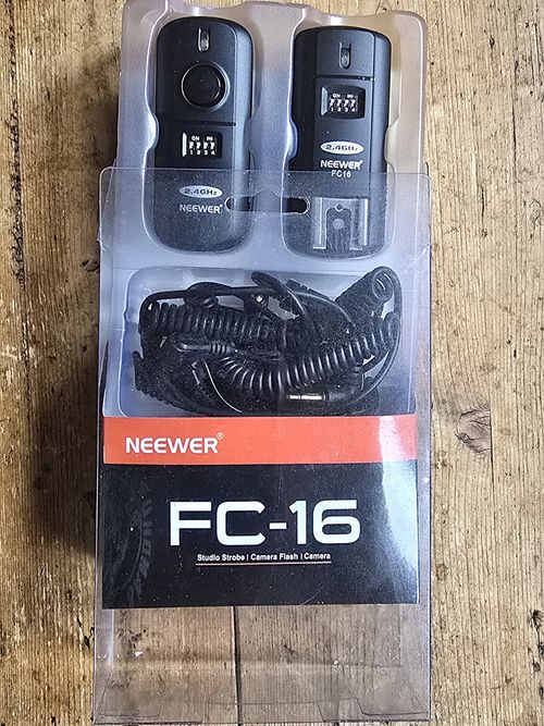 Neewer FC-16 Multi-channel 3-in-1 Remote Flash Trigger — image 3