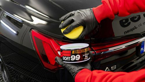 SOFT99 DARK AND BLACK WAX 00010 -CARNAUBA GLOSS PAINT PROTECTION FOR DARK PAINTS — image 10