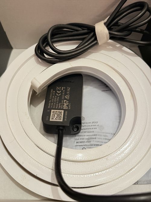 Philips Hue Outdoor Lightstrip 2m LED IP67 White & Colour App Zigbee — image 7