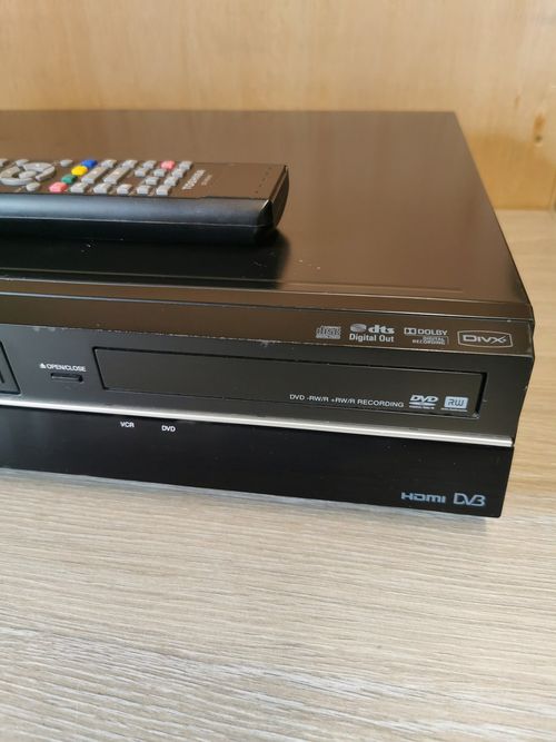Toshiba DVR19DT Video Cassette Recorder DVD Player Combo HDMI Digital Out — image 3