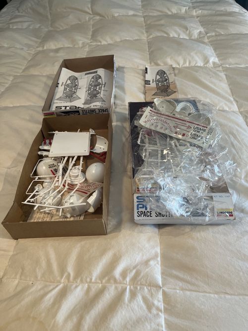 Lindburg Star Probe Plastic Model Construction Kit — image 2