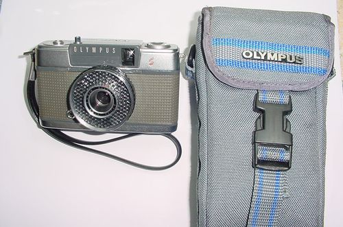 Olympus PEN-EE S Half Frame 35mm Film Camera 30/2.8 Lens + Case  As Mint — image 1