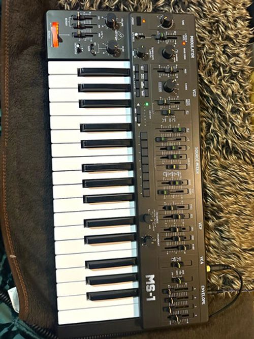 Behringer MS-1-BK 32-Key Analogue Synth Keyboard, Arpeggiator, Black