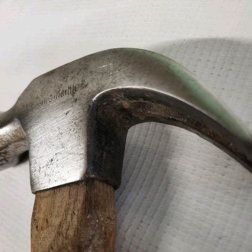Vintage Invincible Branded (USA) Claw Hammer with Hickory Handle. Quality item. — image 9