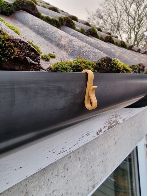 100PCS Gutter Hanging Hooks "S" Clips for Christmas String Lights Outdoor — image 4