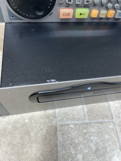 Skytec Tec 2700 DJ Controller and Dual CD Player- Read Description — image 10
