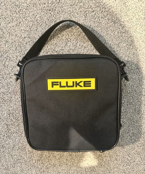 Fluke C116 Soft Carrying Case with Shoulder Strap Black — image 1