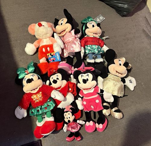 Disney Minnie mouse Plush Soft Toys Bundle/Lot uk post only 1need batteries — image 1