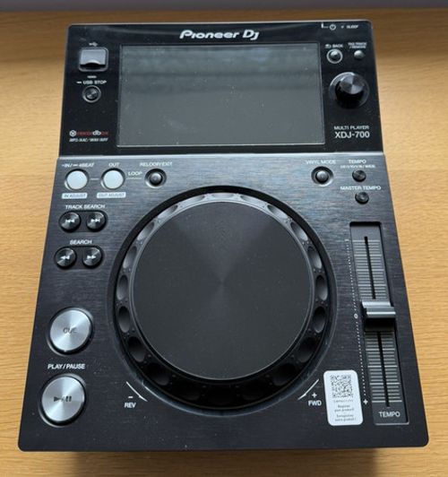 Pioneer XDJ-700 Compact DJ Multi-Player - New (Open Box) + Decksaver