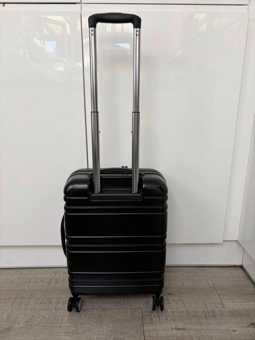 Cabin Size Hard Samsonite Suitcase in Black with Built in TSA Lock — image 4