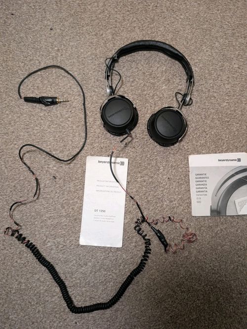 Beyerdynamic DT 1350 Dynamic DJ Headphones — image 3