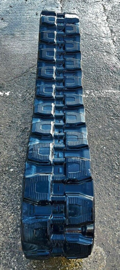 CAMSO SKIDSTEER LOADER RUBBER TRACKS / 320X86X50 / CASE  NEW HOLLAND  TAKEUCHI +