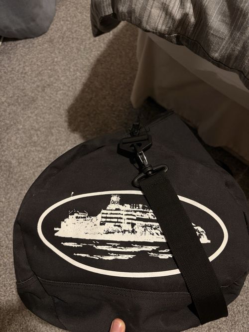 Corteiz Black Alcatraz Duffle Bag — image 4