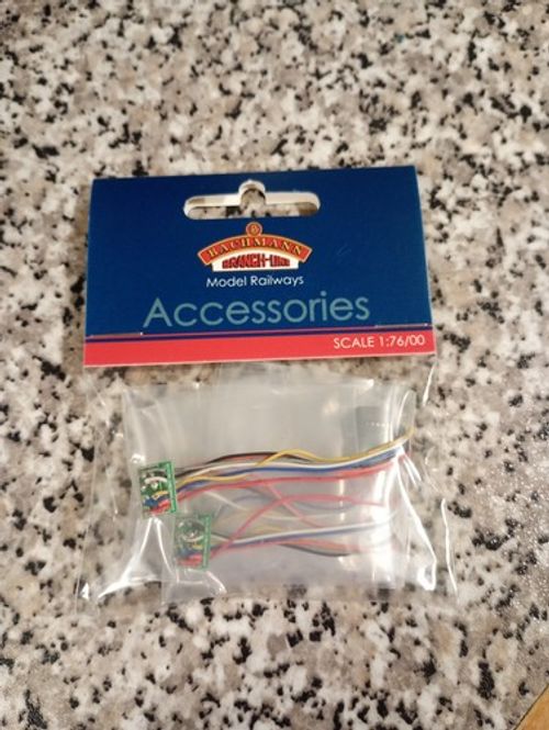 Bachmann DCC 36-563 6 pin decoder socket with 8 pin plug (pack of 3)
