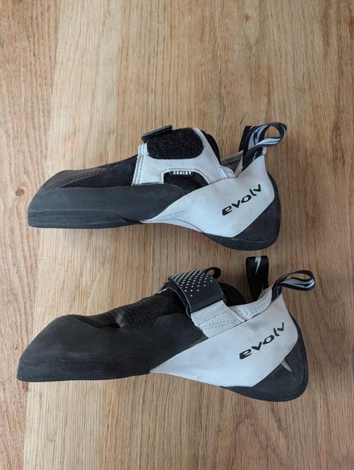 Evolv Zenist Climbing Shoes. UK 6.5 EU 40 — image 3