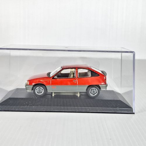Corgi Vanguards Va13203 1:43 Scale Vauxhall Astra Rhd Carmine Red Die-Cast Boxed — image 10