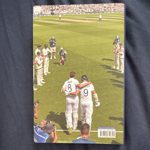 Stuart Broad - Broadly Speaking -Hardback — image 2