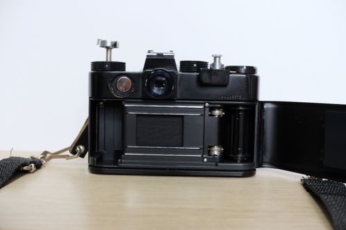 Zenit 12XP 35mm SLR Film Camera Body with M42 Mount Helios 44M-4 — image 12