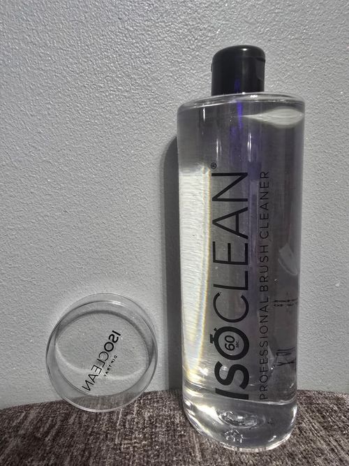 ISOCLEAN Professional Make-Up Brush Liquid Cleaner, Clear Cleaning Solution  — image 2
