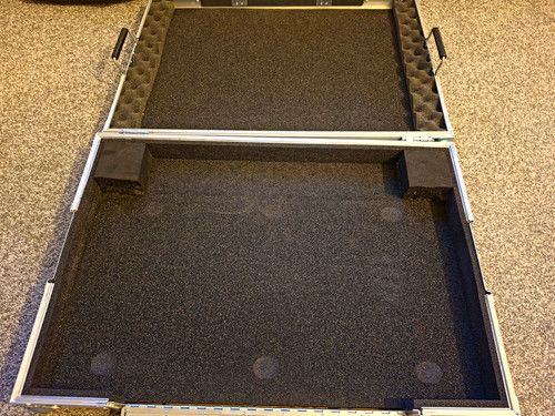 Swan Flight SFL112 Large Black Aluminium Flight Case Foam Lined 112x50x15cm 3U