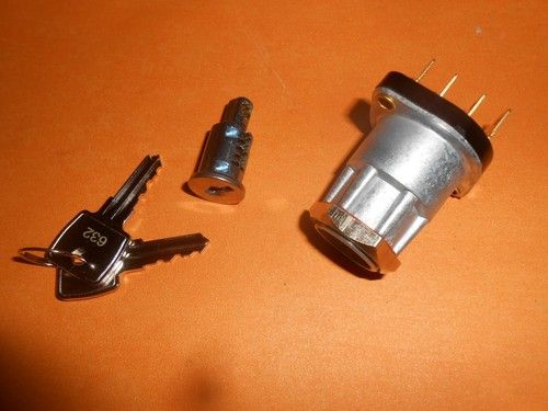TRIUMPH T90 T100 T120 T140 T150 IGNITION SWITCH WITH LOCK BARREL + KEYS - 9906
