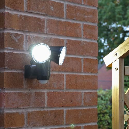 Battery LED PIR Motion Sensor Security Outdoor Twin Adjustable Wall Flood Light — image 10
