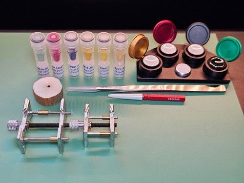 Watch Oil Starter Kit: Bergeon Oiler, Oil Dish, Repackaged Moebius Oils 0.2ml