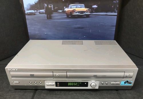 Sony SLV-D950 Dolby Digital DVD Player / Video Cassette Recorder Main Unit — image 3