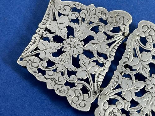 NICE ANTIQUE EDWARDIAN SOLID SILVER NURSES BELT BUCKLE — image 6