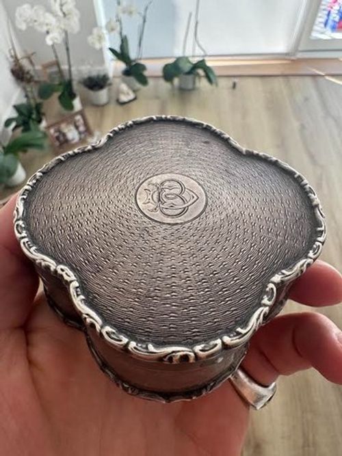 Sterling Silver Trinket Box Goldsmiths & Silversmiths Company 124 Grams Antique