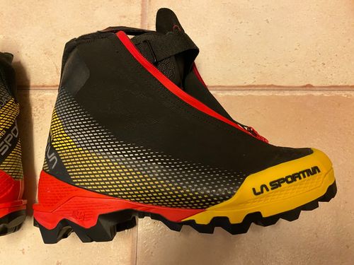La Sportiva Aequilibrium Top GTX Walking Boots Men black/yellow Shoe size EU 47 — image 2