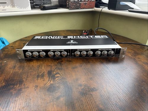 Behringer SX3040 powers on no other tests have been done — image 6