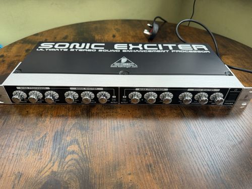 Behringer SX3040 powers on no other tests have been done — image 5