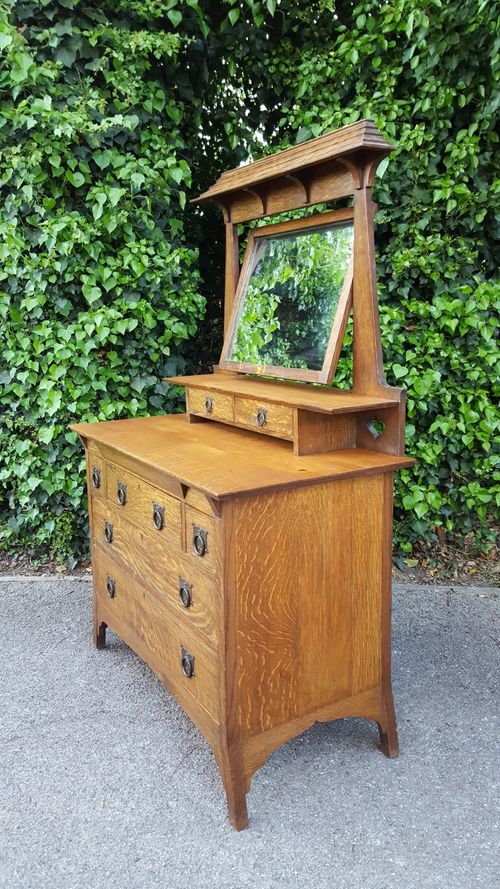 LIBERTY STYLE ARTS & CRAFTS SOLID OAK DRESSING TABLE — image 2