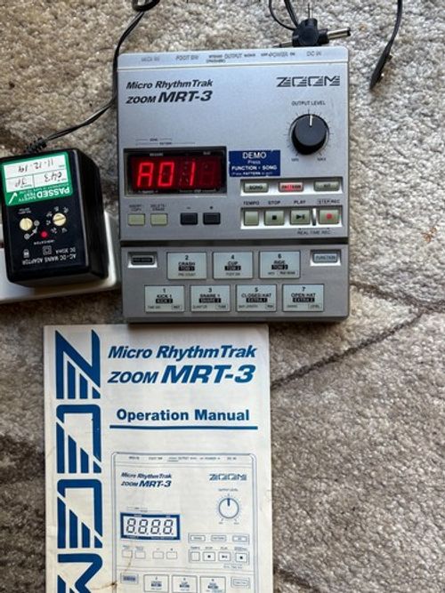 ZOOM MRT-3 Micro Rhythm Trak Drum Machine ZOOM MRT-3   Used but good condition