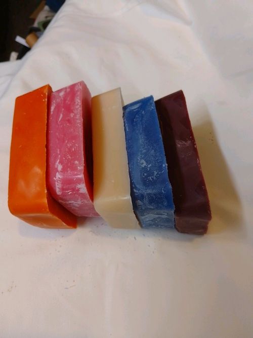 Candle wax 1.8kg for making candles Coloured @ lightly scented — image 8