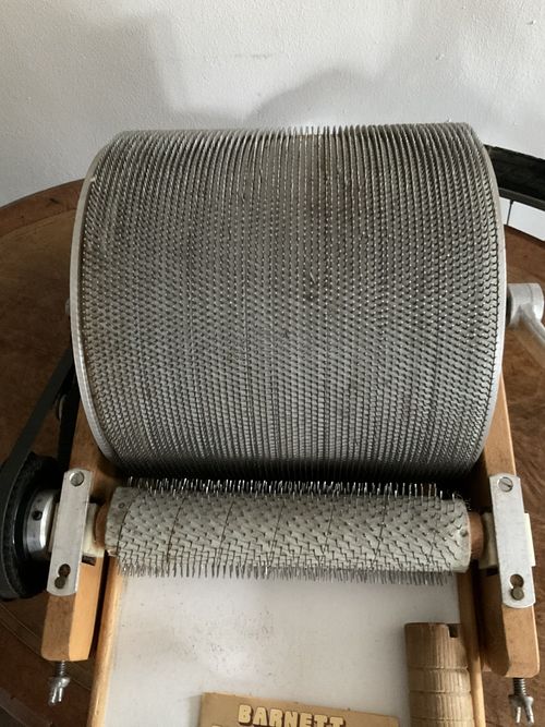 David Barnett Vintage wood Drum Carder Hand Crank wool fibre processing machine  — image 8